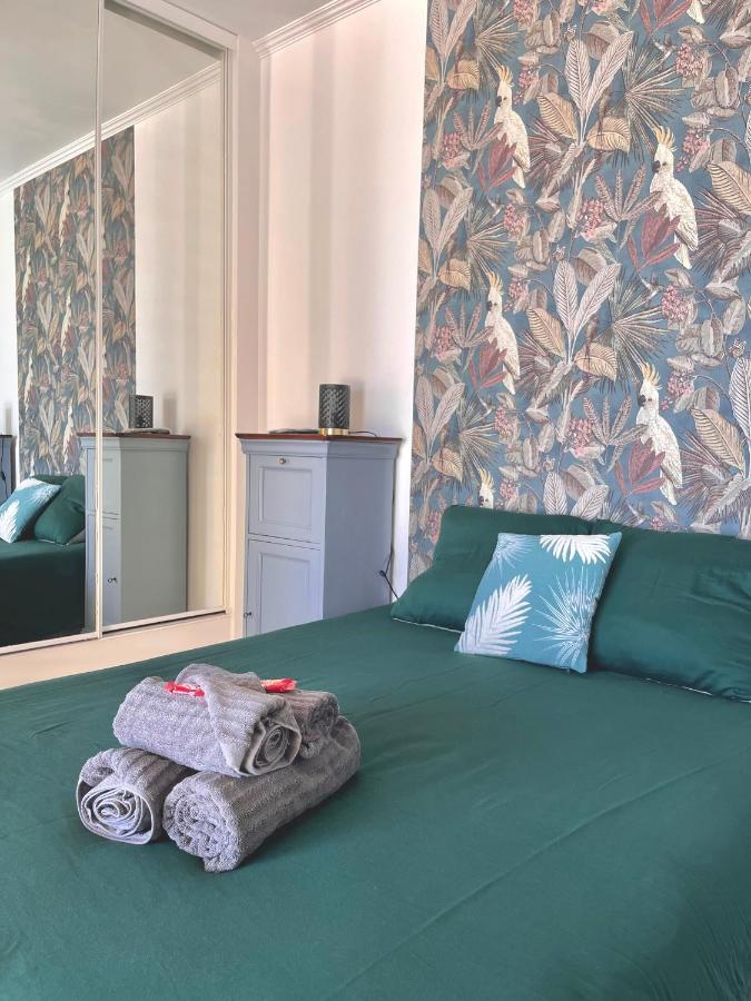 Les Volets Bleus Hotel Spéracèdes Exterior foto